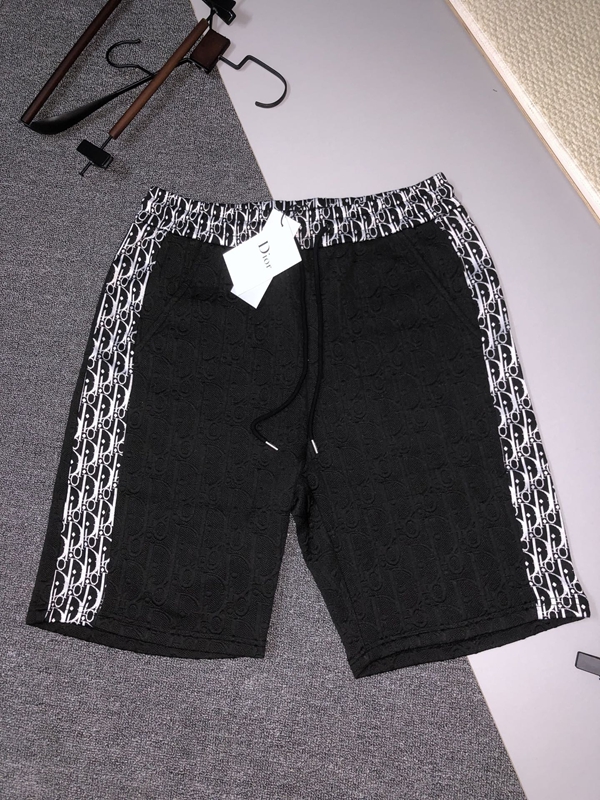 ブランドハーフパンツ正面デザイン